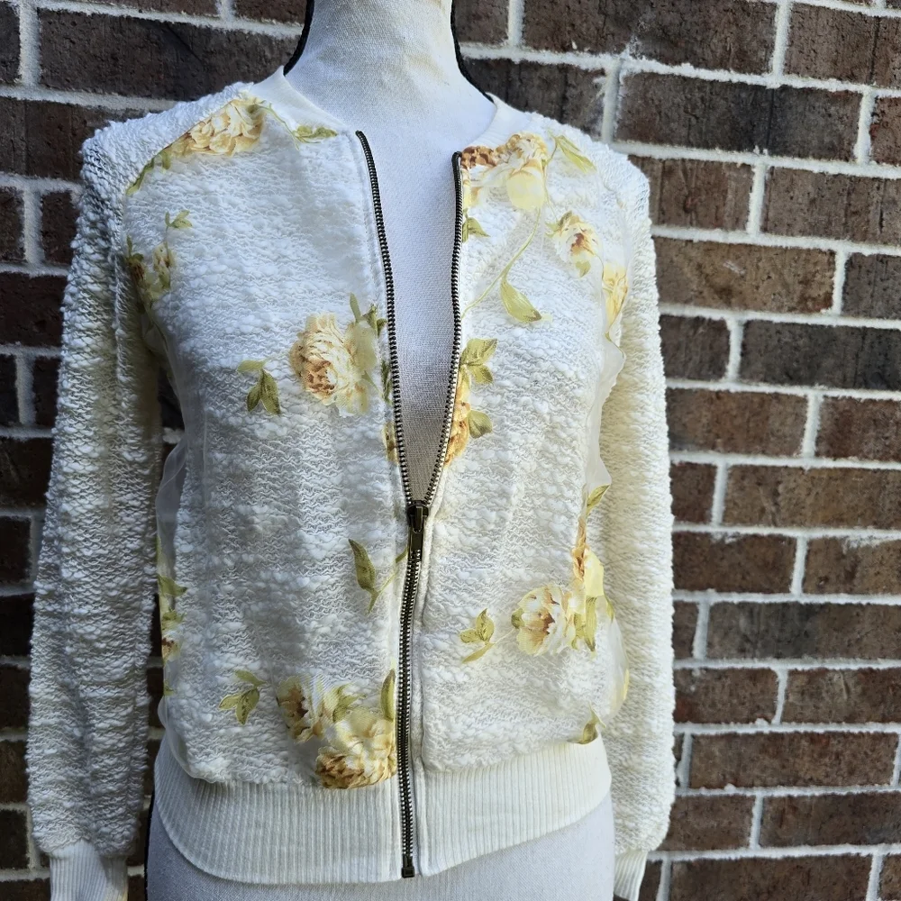 Forever 21 White Yellow Floral Textured Zip Cardigan Sweater Women’s Size XS